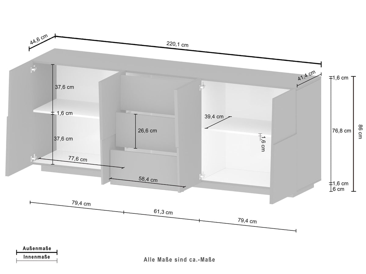 Credenza PONGO a 4 ante e 3 cassetti.