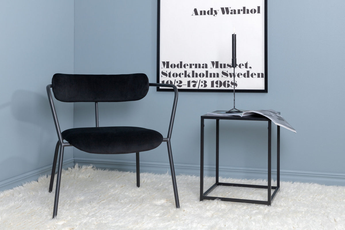 Poltrona Duffy – Singola con Struttura Nera e Rivestimento in Velluto Nero