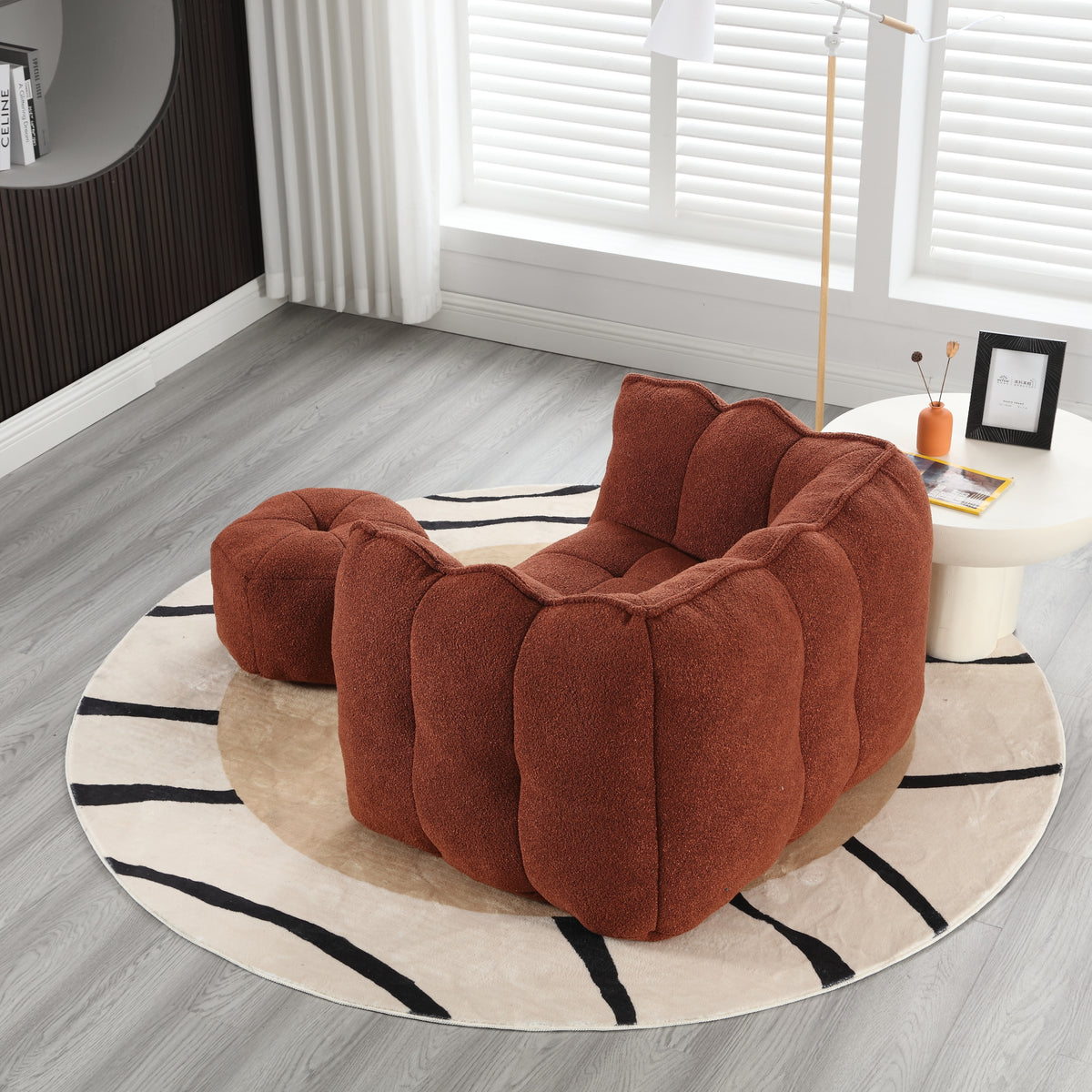 Cushy Square: Poltrona e Poggiapiedi in Schiuma Lusso